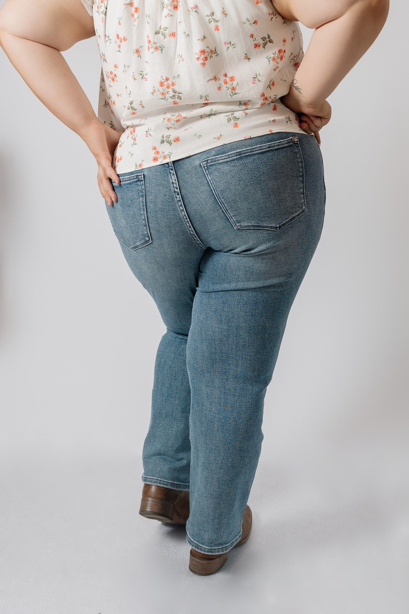 32" Judy Blue MR Destroyed Dad Jean