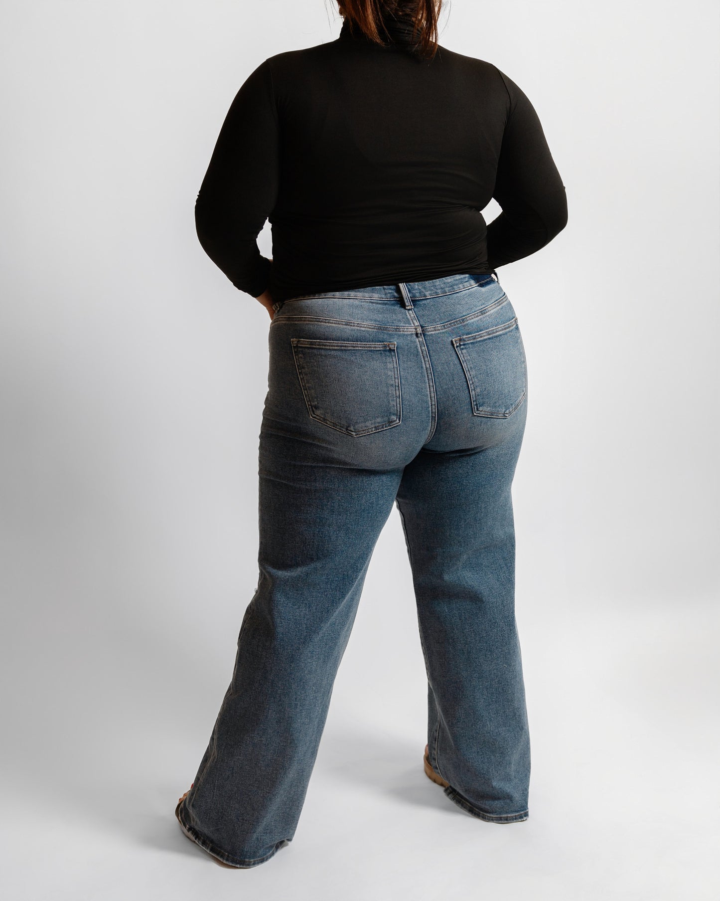 33" Tummy Control MR Wide Leg by Risen