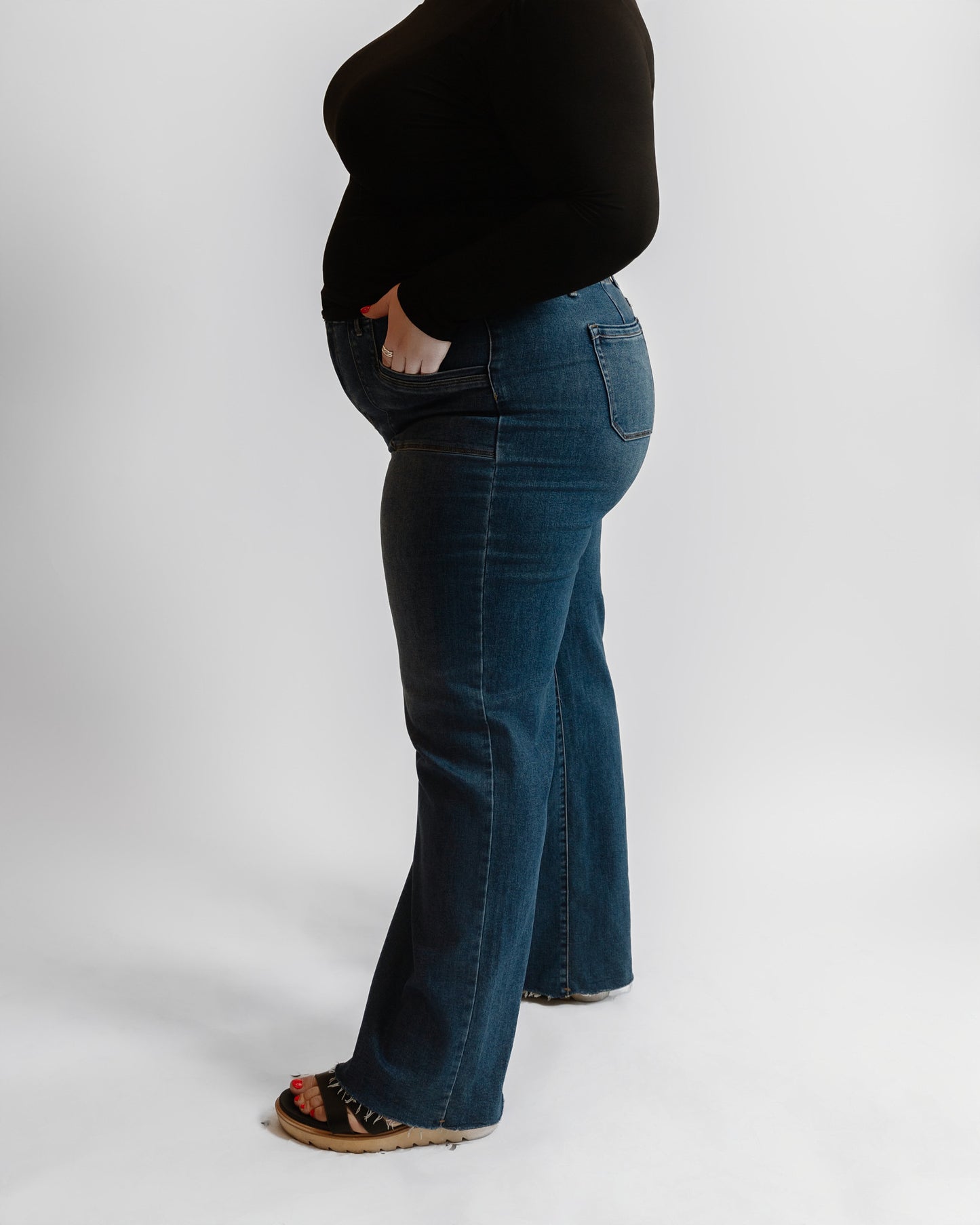 32" Front Patch Pocket MR Wide Leg by Risen