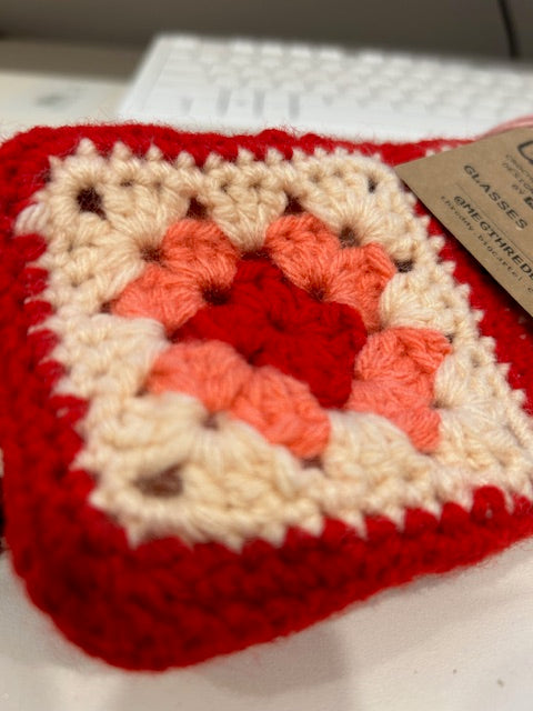 THREDDY crochet sunlasses case