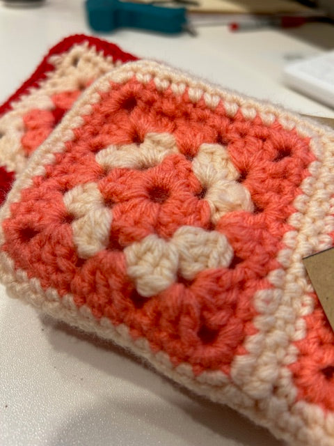 THREDDY crochet sunlasses case